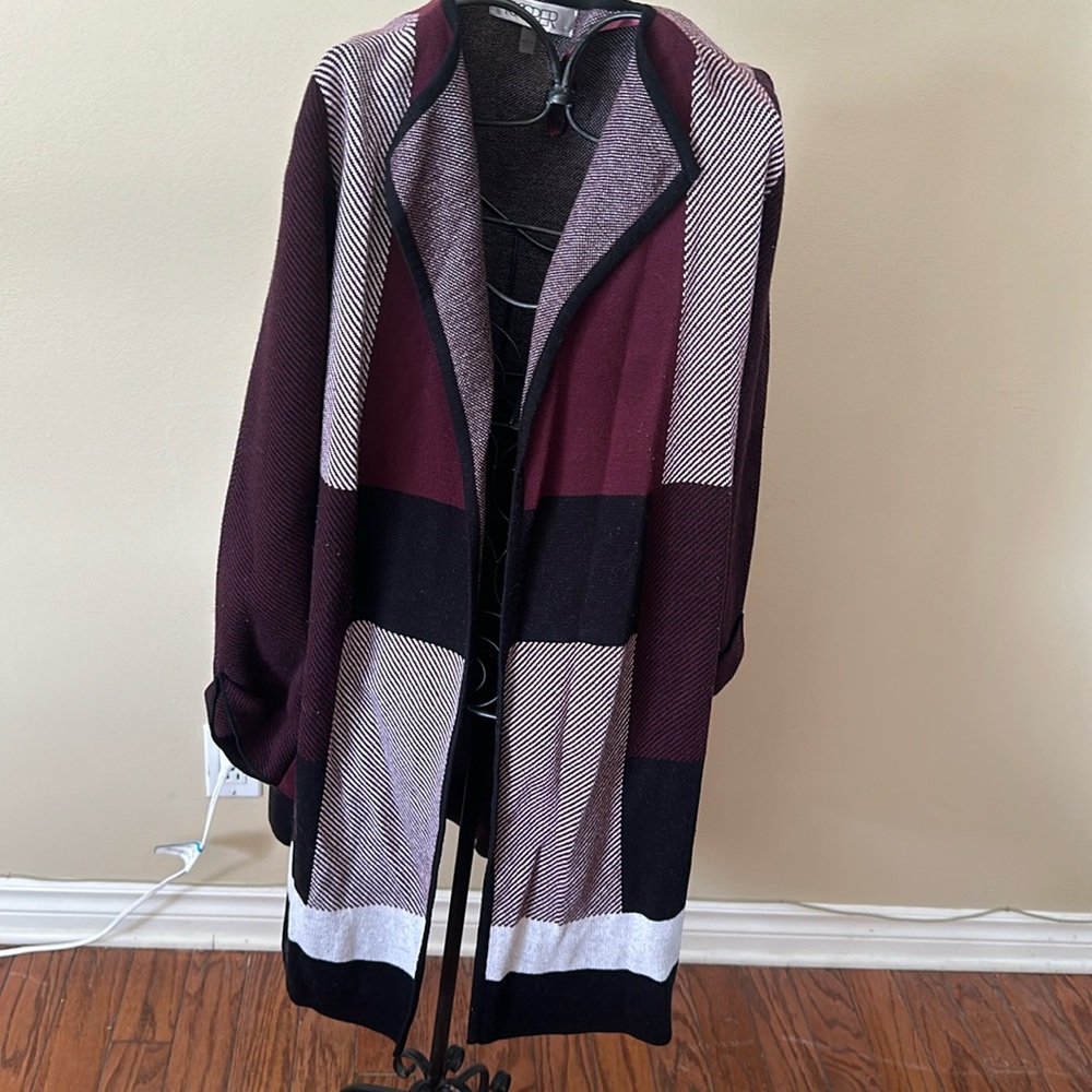 Cardigan Mauve white and black,geometric pattern,By KasperSize L